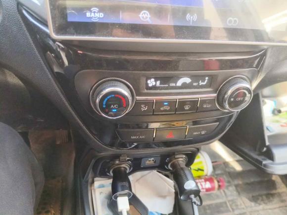 [深圳·鄂E] 二手长安长安CS152016款 1.5L 手动时尚版