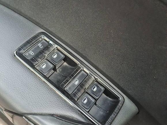 [武汉·鄂A] 二手大众桑塔纳2015款 1.6L 自动舒适版