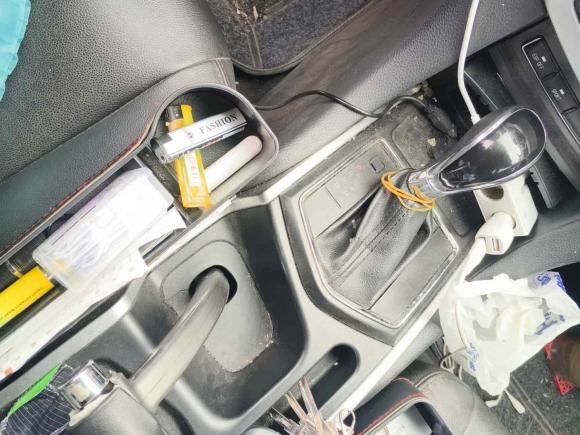 [成都·川A] 二手江铃驭胜S3502014款 2.4T 自动两驱柴油豪华天窗版7座
