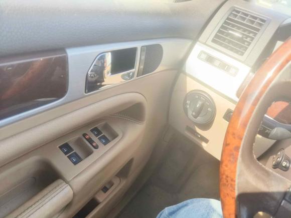 [上海·沪C] 二手大众途锐2007款 4.2L 标准型