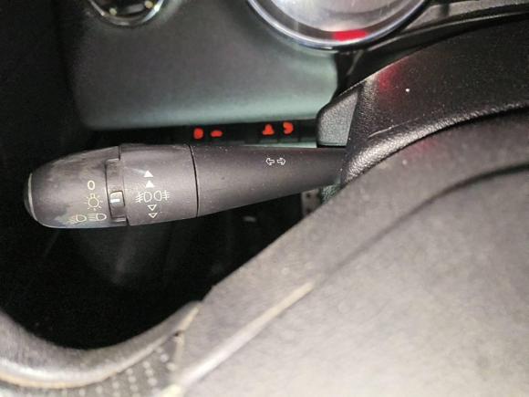 [成都·川A] 二手标致标致30082013款 2.0L 自动潮流版