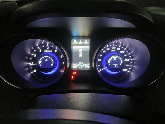 [上海·沪D] 二手长安长安CS752014款 2.0L 手动领先型 国IV