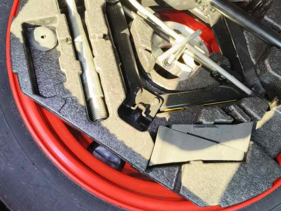 [上海·沪A] 二手捷豹捷豹XF2015款 XF 3.0 SC R-Sport 豪华版