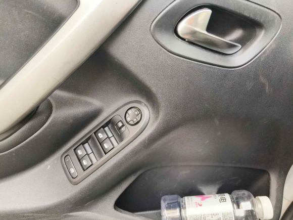 [西安·陕U] 二手雪铁龙雪铁龙C3-XR2015款 1.6L 自动先锋型