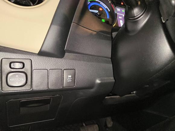 [深圳·粤B] 二手丰田雷凌2017款 改款双擎 1.8H GS E-CVT精英天窗版 国VI