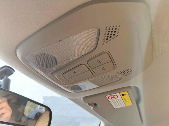 [上海·鲁R] 二手上汽大通MAXUS新途V702023款 2.0T 精英版 手动短轴低顶 5/6座（125Ps）