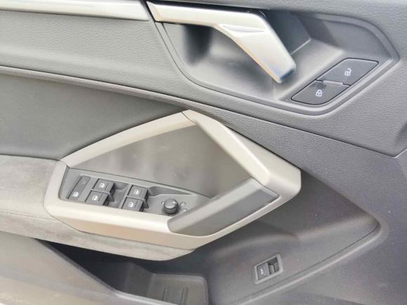 [成都·川G] 二手奥迪奥迪Q32023款 45 TFSI quattro 时尚动感型