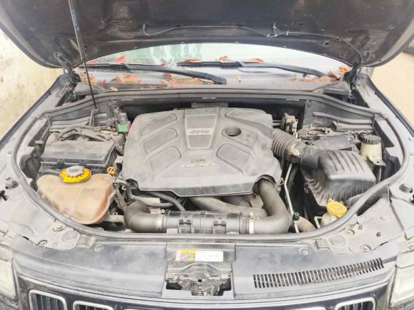 [南昌·赣A] 二手Jeep大切诺基2014款 3.0TD 柴油 舒享导航版