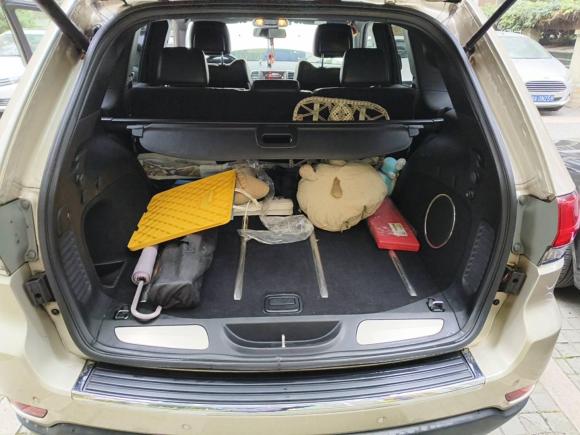 [成都·川A] 二手Jeep大切诺基2014款 3.0TD 柴油 舒享导航版