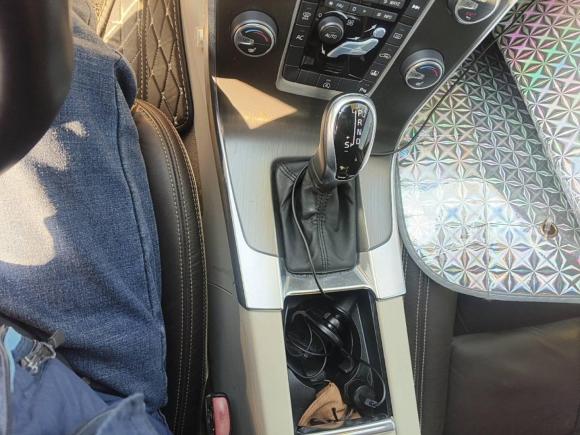 [上海·沪F] 二手沃尔沃沃尔沃S602014款 S60L T5 智驭版