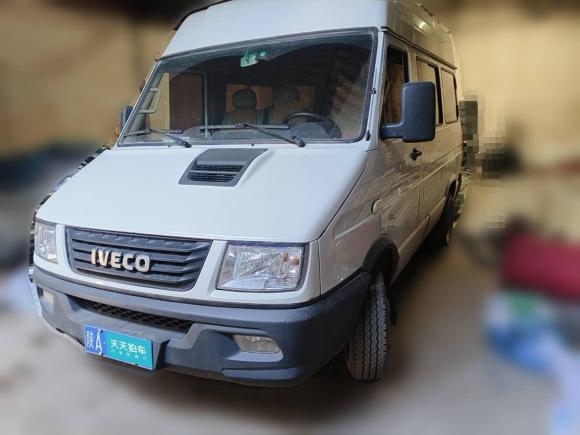 依维柯依维柯得意2017款 2.5T A35客车5-7座47Z5「西安二手车」「天天拍车」