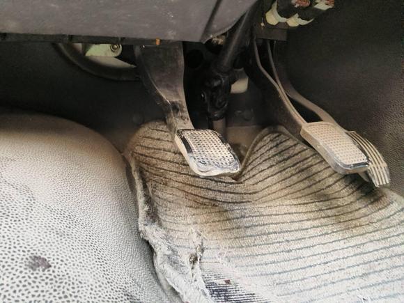 [杭州·赣L] 二手依维柯依维柯褒迪2012款 2.5T-A32 基本型