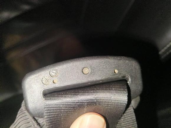 [广州·粤A] 二手路虎发现2016款 3.0 SC 曜黑典藏版 SE