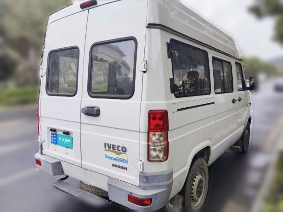 [苏州·苏E] 二手依维柯依维柯得意2017款 2.5T A35客车5-7座47Z5