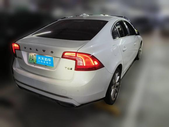 [上海·沪A] 二手沃尔沃沃尔沃S60插电式混动2015款 S60L E驱混动 T6智驭版