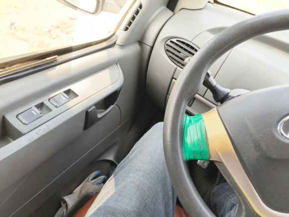 [义乌·浙G] 二手大通新途V802015款 2.5T 手动傲运通版短轴中顶