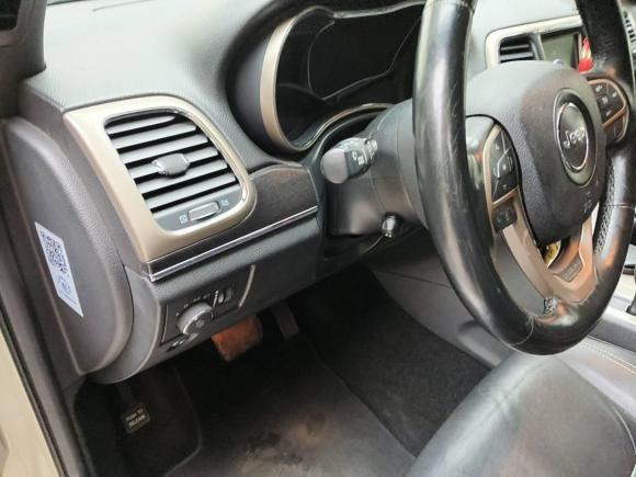 [成都·川A] 二手Jeep大切诺基2014款 3.0TD 柴油 舒享导航版