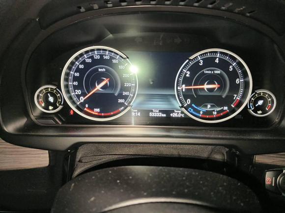 [武汉·鄂A] 二手宝马宝马X52015款 xDrive28i