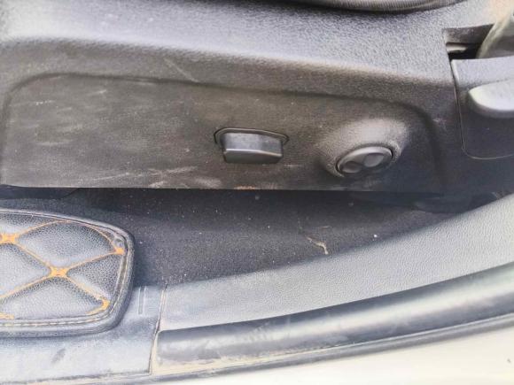 [成都·川A] 二手道奇酷威2013款 2.4L 两驱尊尚版