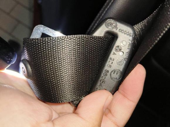 [青岛·鲁B] 二手奔驰奔驰C级2017款 改款 C 200 L 运动版