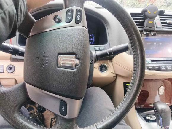 [南通·苏F] 二手丰田皇冠2012款 2.5L Royal 真皮版