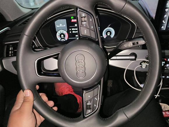 [芜湖·皖B] 二手奥迪奥迪A4L2020款 40 TFSI 豪华动感型