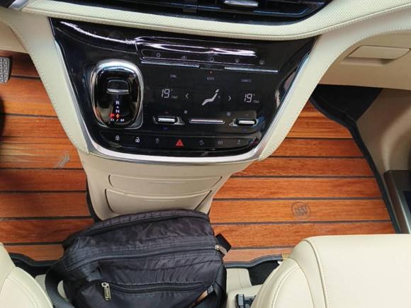 [上海·沪M] 二手别克别克GL82022款 ES陆尊 653T 豪华型