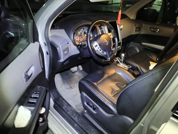 [济南·鲁A] 二手日产奇骏2010款 2.5L CVT旗舰版 4WD