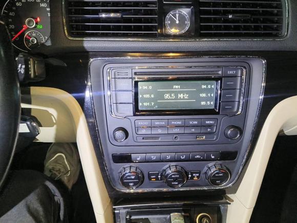 [成都·川A] 二手大众帕萨特2013款 1.8TSI DSG尊荣版