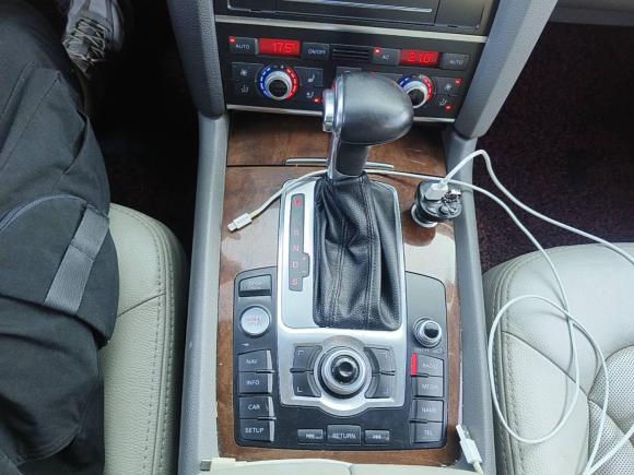 [南通·皖A] 二手奥迪奥迪Q72010款 3.0 TDI quattro 领先型