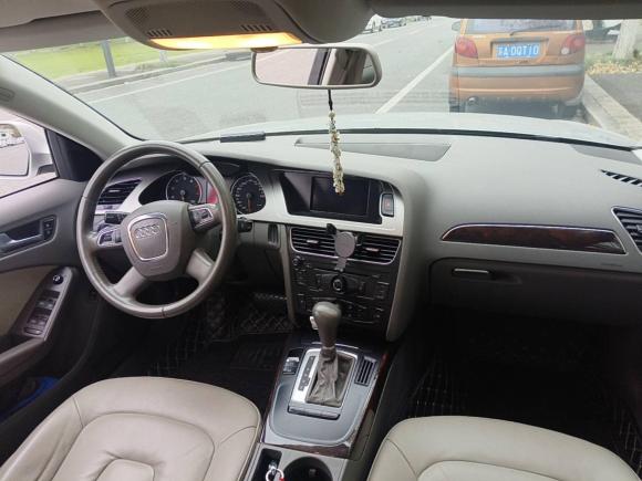 [南京·沪F] 二手奥迪奥迪A4L2012款 2.0 TFSI 自动舒适型