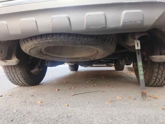 [上海·苏F] 二手江铃驭胜S3502016款 2.0T 自动四驱汽油超豪华版5座