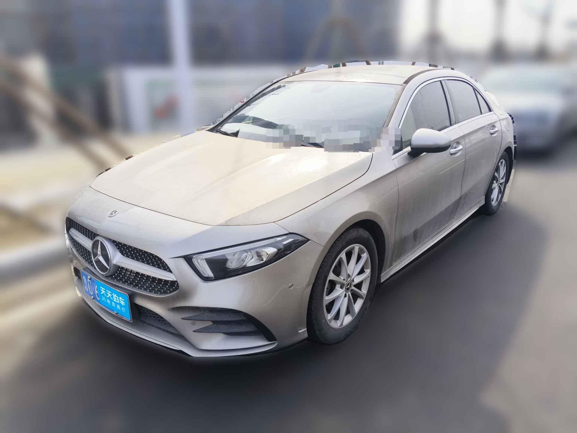 [青岛·鲁C] 奔驰奔驰A级2019款 A 200 L 运动轿车