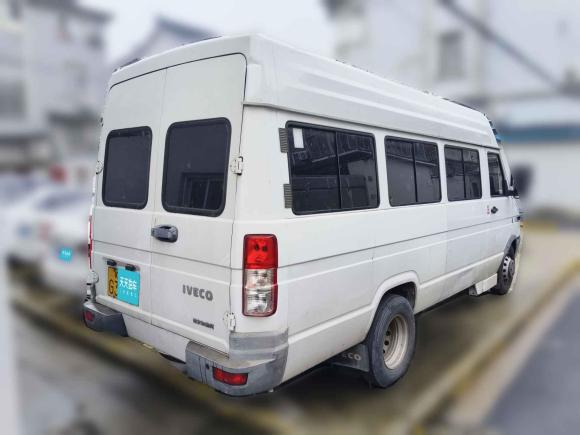 [上海·皖A] 二手依维柯依维柯得意2017款 2.8T A40客车17座43S5