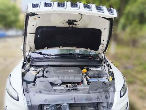 [武汉·鄂A] 二手Jeep自由光2016款 2.4L 专业版