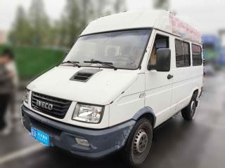 依维柯依维柯得意2020款 2.5T A35客车单胎中顶5-9座国V
