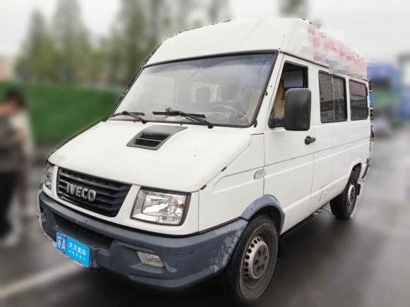[南京·苏A] 二手依维柯依维柯得意2020款 2.5T A35客车单胎中顶5-9座国V