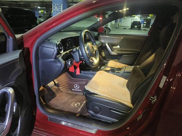 [西安·陕A] 二手奔驰奔驰A级2020款 A 180 L 运动轿车