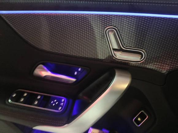 [南通·苏F] 二手奔驰奔驰A级2020款 A 200 L 运动轿车