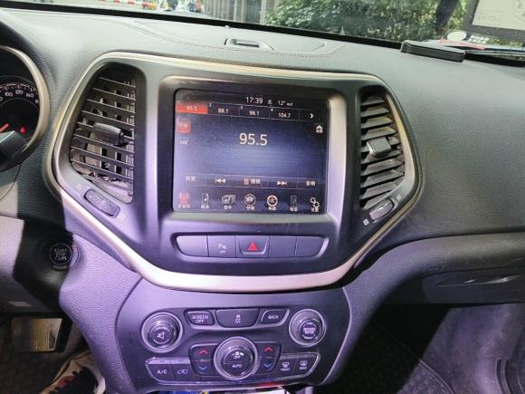 [成都·川A] 二手Jeep自由光2014款 2.4L 都市版