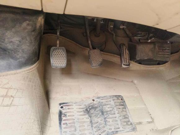 [西安·陕U] 二手长安凯程长安睿行M802018款 1.5L基本型CNG厢货平顶背掀门4G15S