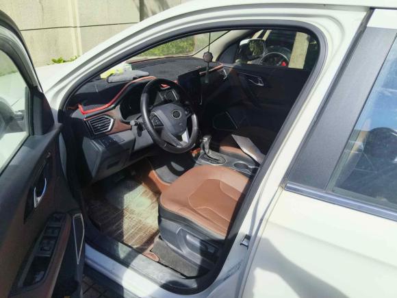 [无锡·苏J] 二手一汽森雅R72017款 1.6L 自动智能型