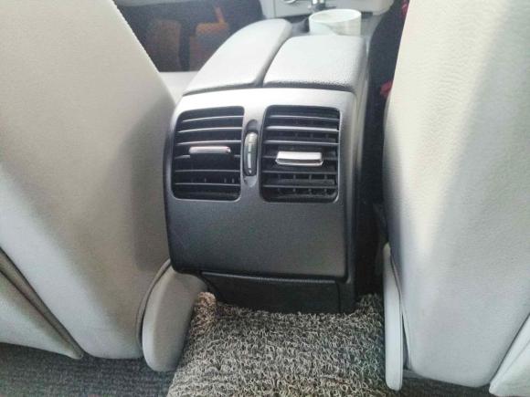 [苏州·苏E] 二手奔驰奔驰C级2011款 C 200 CGI 时尚型