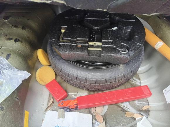 [上海·皖C] 二手别克凯越2015款 1.5L 手动经典型