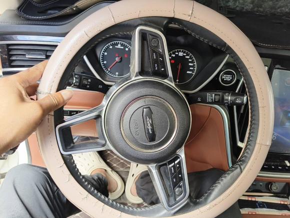 [南通·鲁N] 二手众泰众泰T7002017款 1.8T 手动尊享型