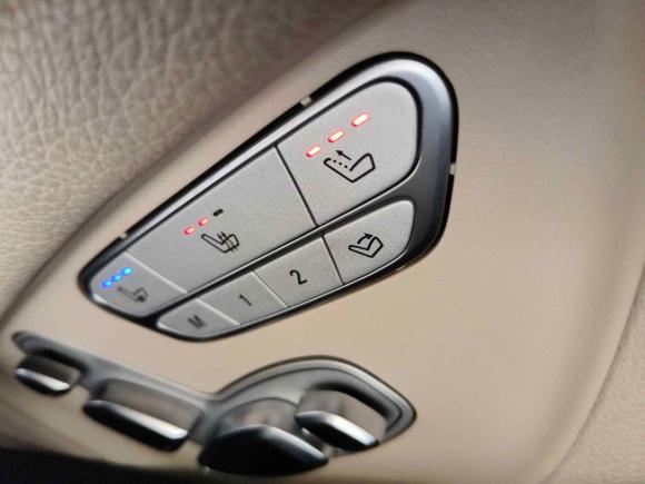 [上海·沪B] 二手奔驰奔驰V级2016款 V 260 L 尊贵加长版