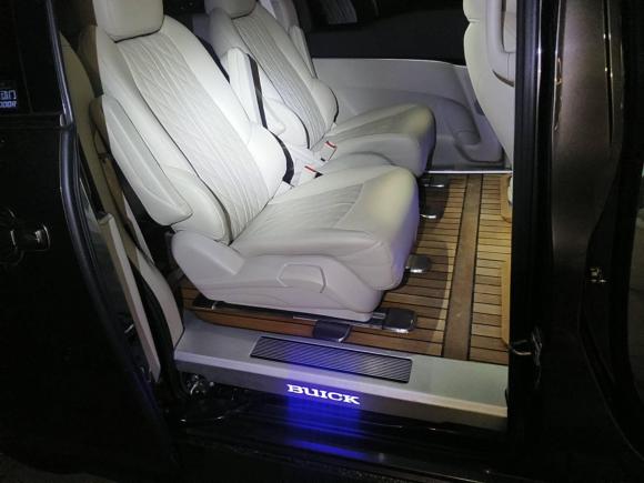 [青岛·鲁U] 二手别克别克GL82023款 陆上公务舱 舒适型