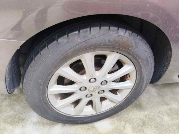 [青岛·鲁U] 二手别克别克GL82011款 3.0L XT豪华商务旗舰版