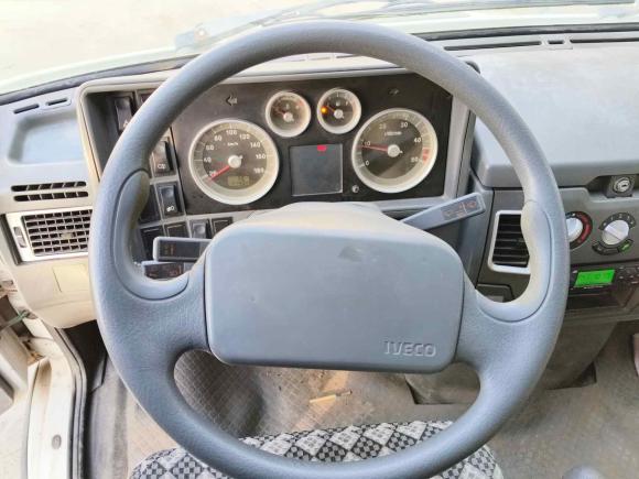 [西安·陕A] 二手依维柯依维柯得意2009款 2.8T-V35基本型