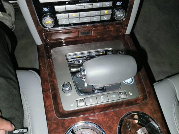 [武汉·鄂A] 二手大众辉腾2012款 3.0L 商务型